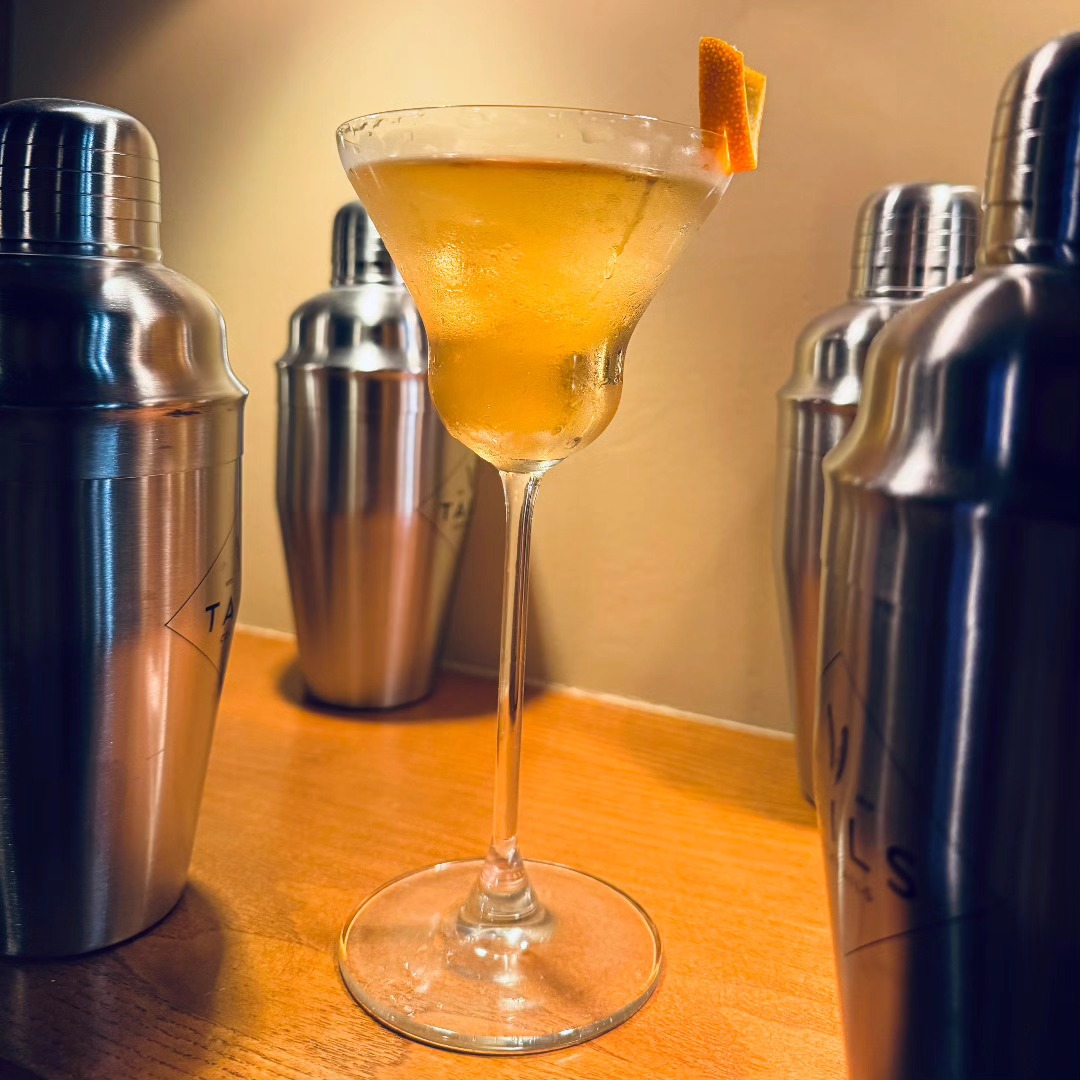 Cóctel Elegant en Coctelería El Pirata